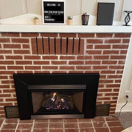 Downtown 2 Bedroom Cottage, Sleeps 6, Walking Distance To Honeywell, Downtown Restaurants, Shopping Wabash Exterior foto