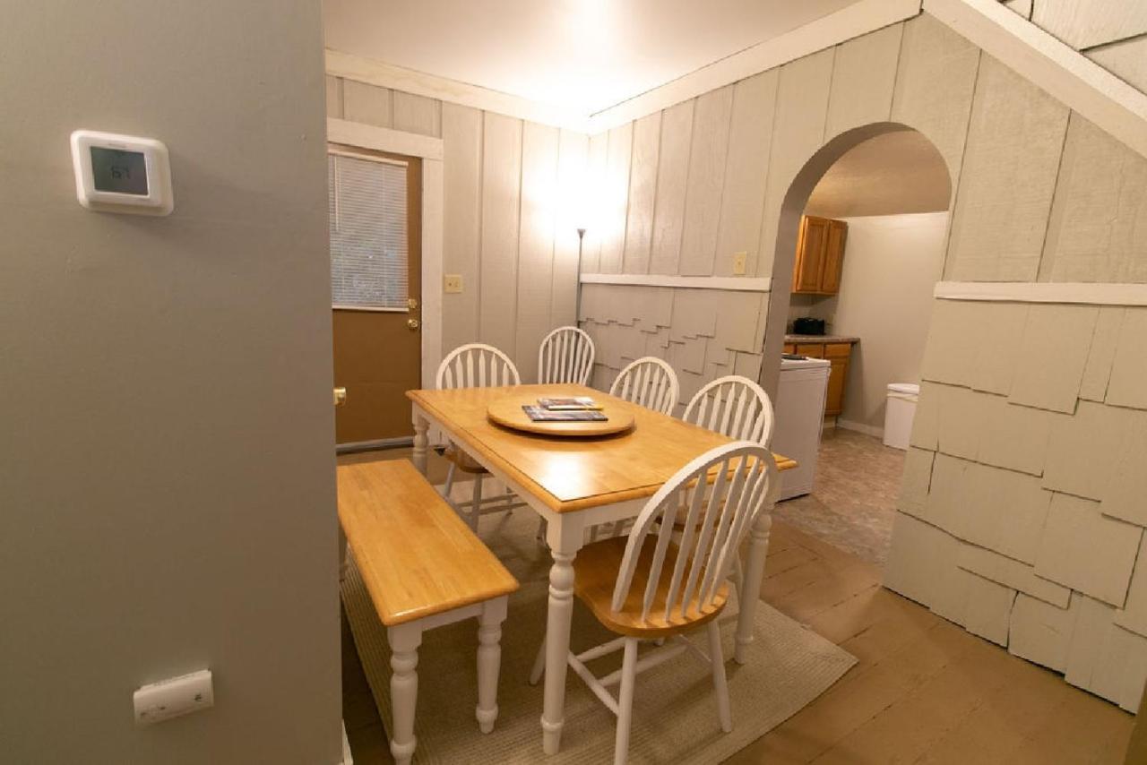 Downtown 2 Bedroom Cottage, Sleeps 6, Walking Distance To Honeywell, Downtown Restaurants, Shopping Wabash Exterior foto